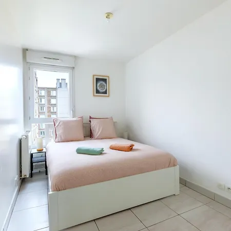 Magnifique Vue Sur La Tour Eiffel - Paris 10mn - Parking - Metro 2min - Prive - Balcon * Saint-Ouen (Seine-Saint-Denis)